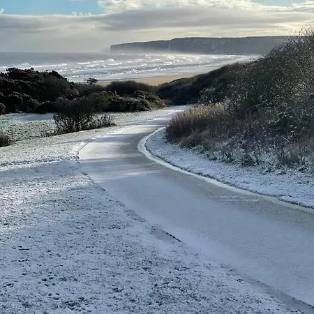 Casa vacanze The Lighthouse - Part Of The The Bay Village With Pool, Gym And Direct Access, Pub, Restaurant, Tennis And Meadows Walks