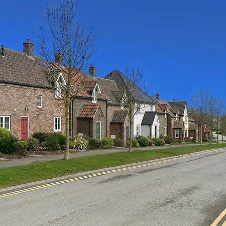 The Lighthouse - Part Of The The Bay Village With Pool, Gym And Direct Access, Pub, Restaurant, Tennis And Meadows Walks Feriehus