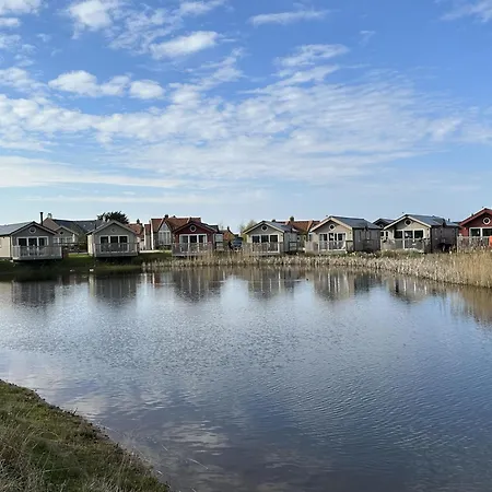 The Lighthouse - Part Of The The Bay Village With Pool, Gym And Direct Access, Pub, Restaurant, Tennis And Meadows Walks Filey
