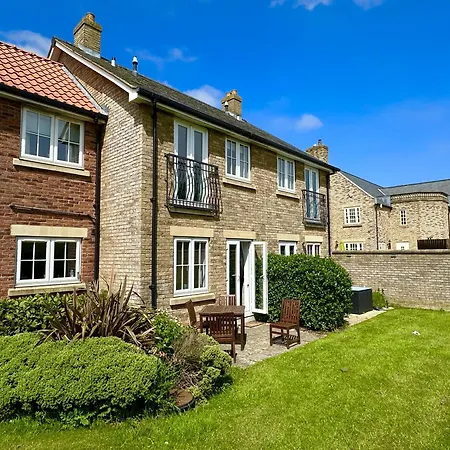 The Lighthouse - Part Of The The Bay Village With Pool, Gym And Direct Access, Pub, Restaurant, Tennis And Meadows Walks