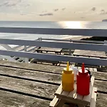 The Lighthouse - Part Of The The Bay Village With Pool, Gym And Direct Access, Pub, Restaurant, Tennis And Meadows Walks Filey