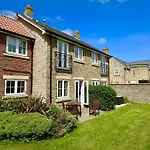 The Lighthouse - Part Of The The Bay Village With Pool, Gym And Direct Access, Pub, Restaurant, Tennis And Meadows Walks