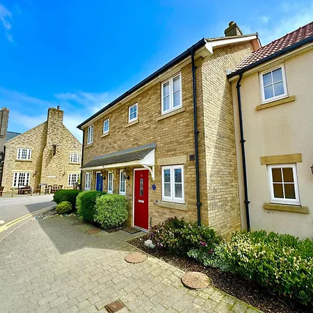 The Lighthouse - Part Of The The Bay Village With Pool, Gym And Direct Access, Pub, Restaurant, Tennis And Meadows Walks Holiday home