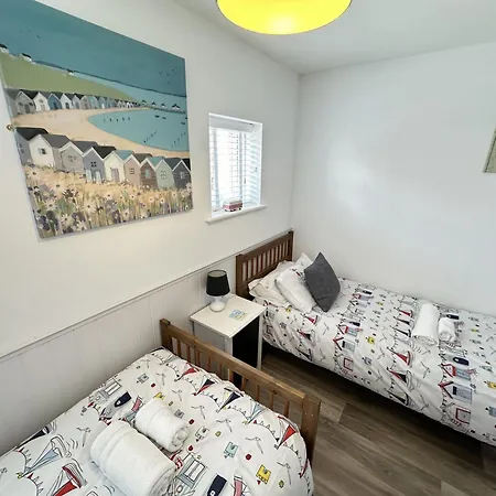 Holiday home The Lighthouse - Part Of The The Bay Village With Pool, Gym And Direct Access, Pub, Restaurant, Tennis And Meadows Walks *