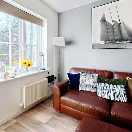 بيت للعطل The Lighthouse - Part Of The The Bay Village With Pool, Gym And Direct Access, Pub, Restaurant, Tennis And Meadows Walks