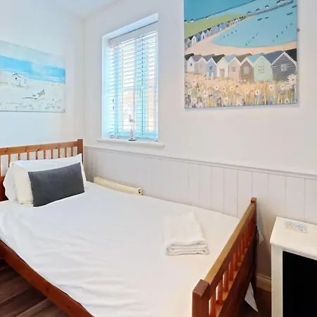 بيت للعطل The Lighthouse - Part Of The The Bay Village With Pool, Gym And Direct Access, Pub, Restaurant, Tennis And Meadows Walks Filey